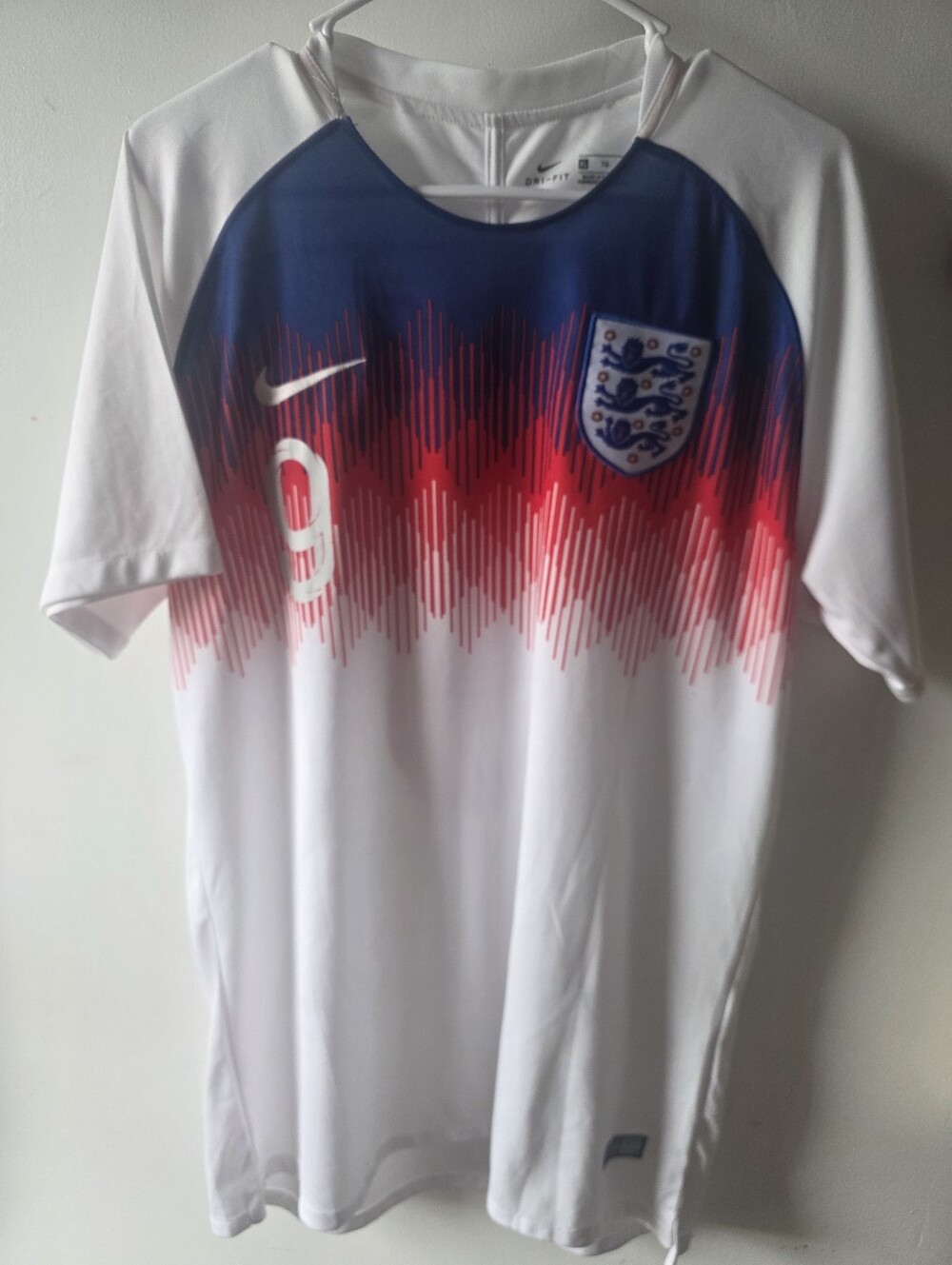 Nike England Harry Kane #9 Home Jersey – M / L – Authentic Dri-FIT World Cup